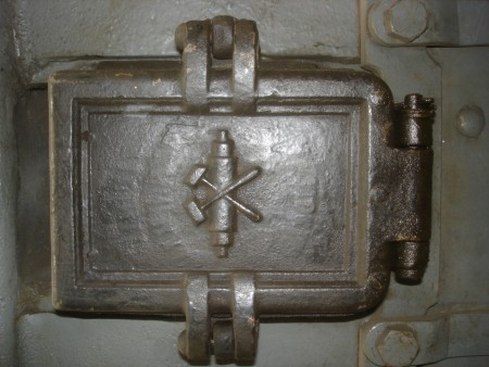 Křižíkova tramvaj č. 18 ve vozovně Slovany (foto: Lec, 28. června 2013)